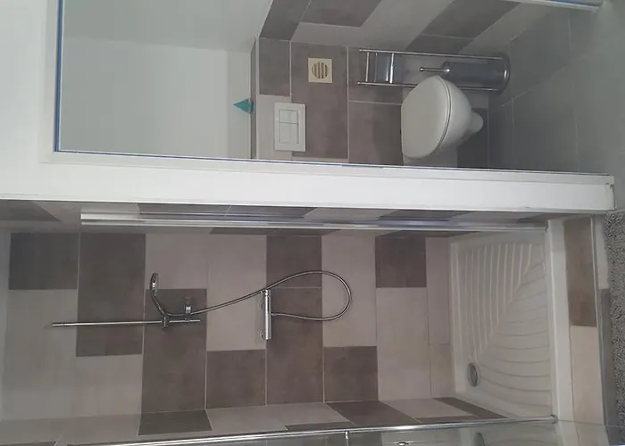 Отель Restaurant Le Mistral Peipin